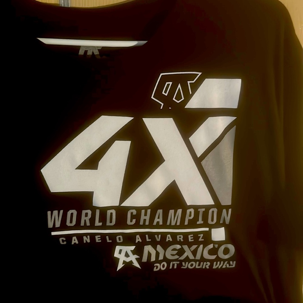 CANELO ALVAREZ BOXING 4X CHAMP SUPER MIDDLEWEIGHT LINE TEE SIZE XL (NEVER WORN)